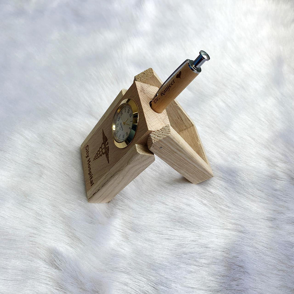 PEN STAND WITH CLOCK